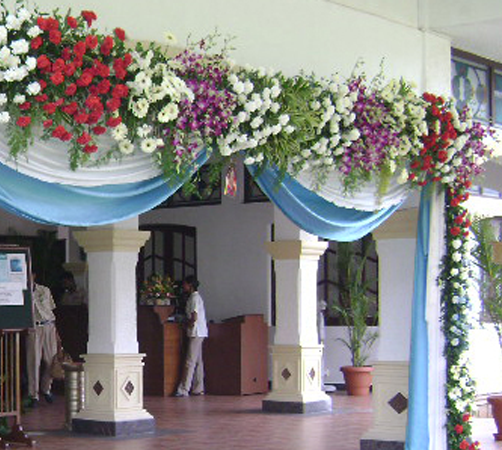  House  Decoration  With Flowers For Housewarming 